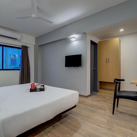 Oyo Townhouse 048 Hadapsar Hotel Phursungi Exterior photo