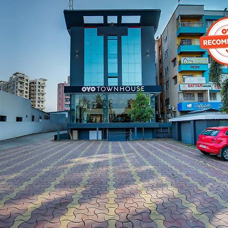 Oyo Townhouse 048 Hadapsar Hotel Phursungi Exterior photo